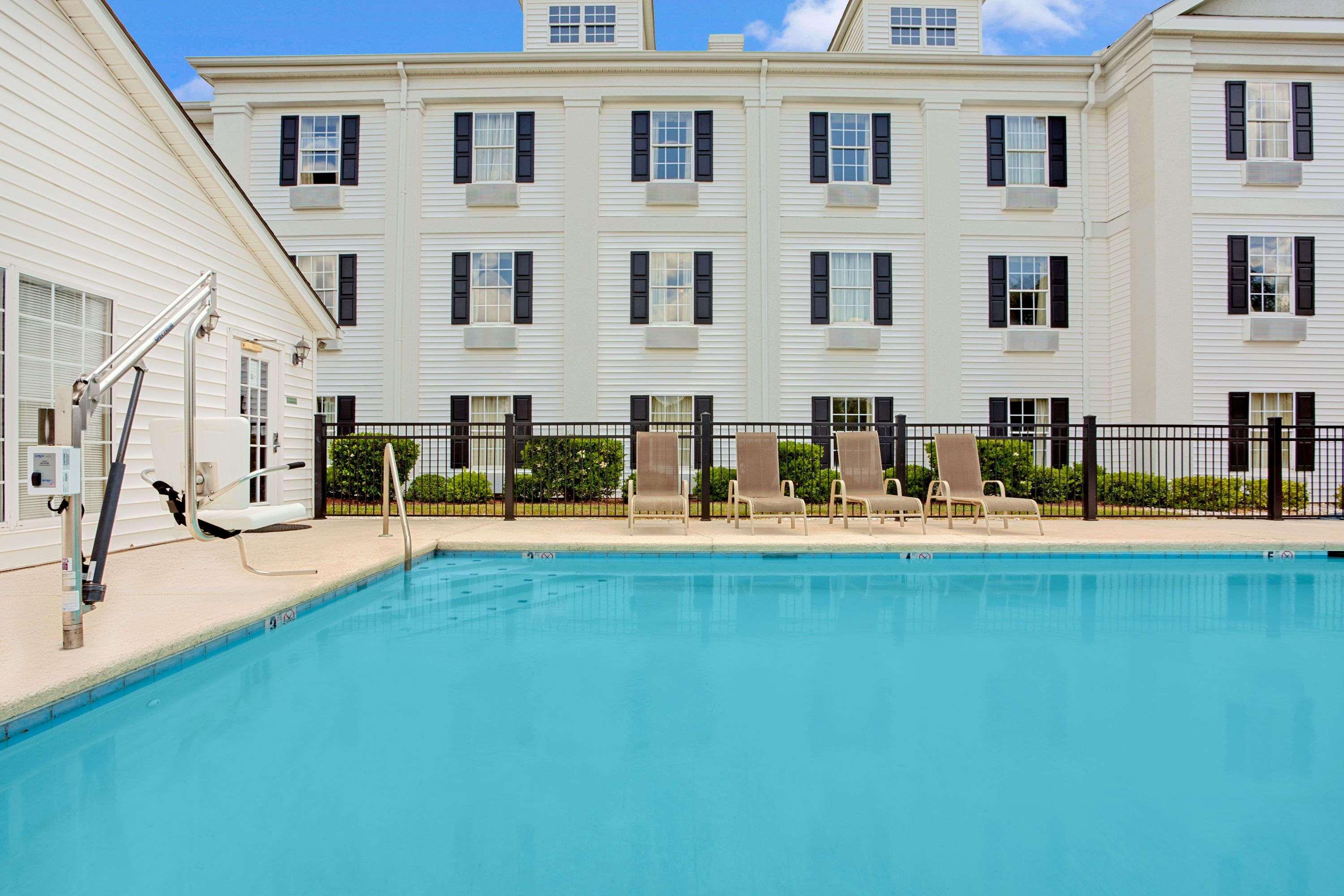 Hotel Baymont By Wyndham Pearl Exteriér fotografie